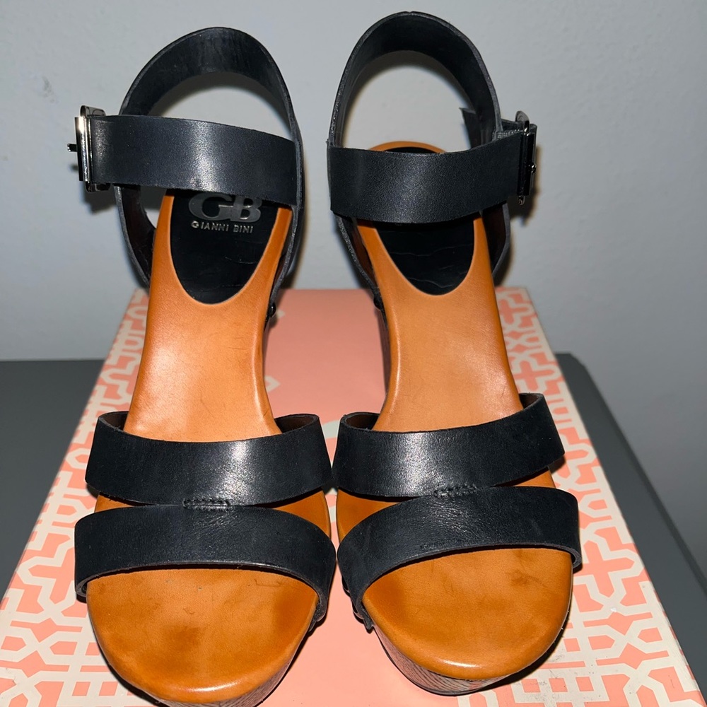 Gianni Bini-Retro Glam 4.5in heel- Black size 7.5m